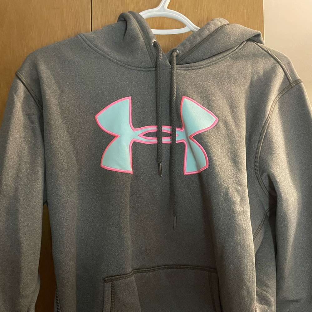 3/$15 Under armour hoodie